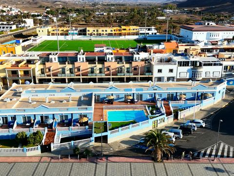 Los apartamentos y el paseo marítimo