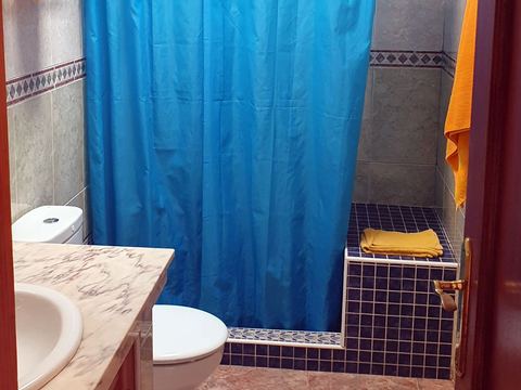 Baño con ducha